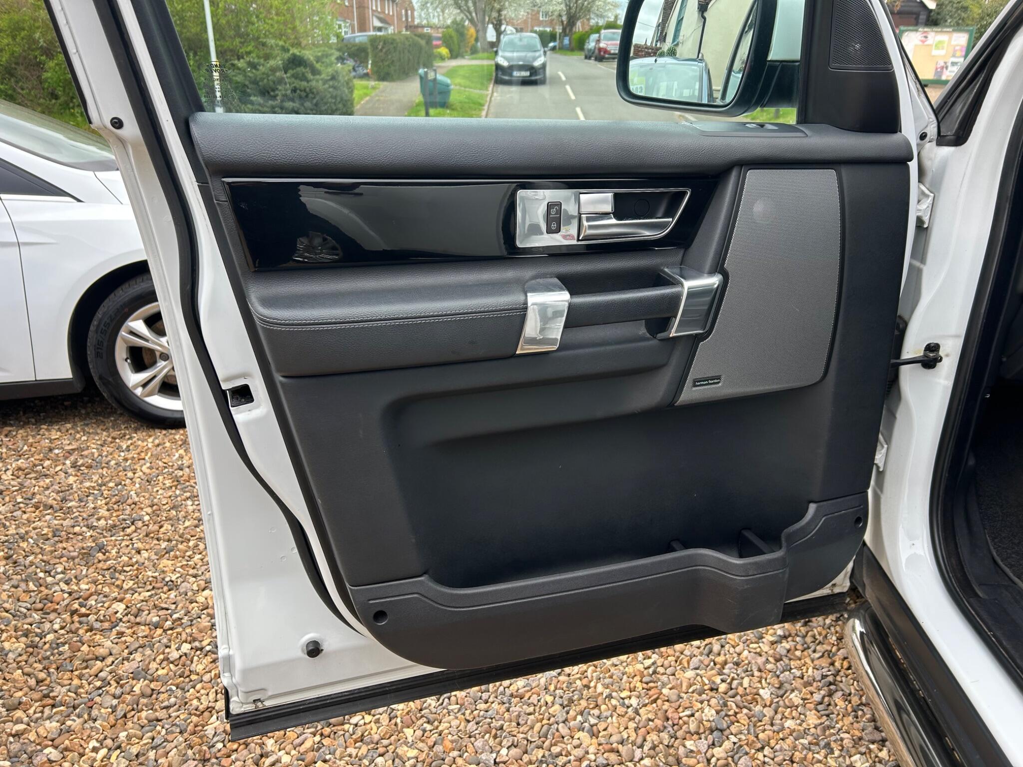 Land Rover Discovery 4