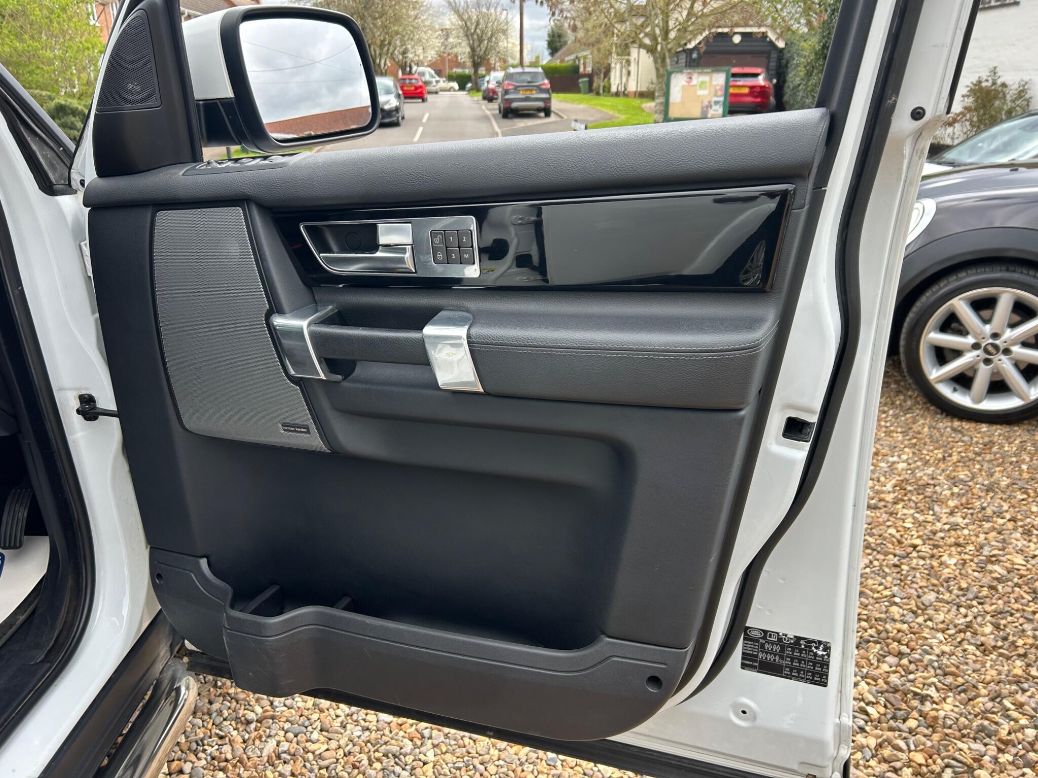 Land Rover Discovery 4