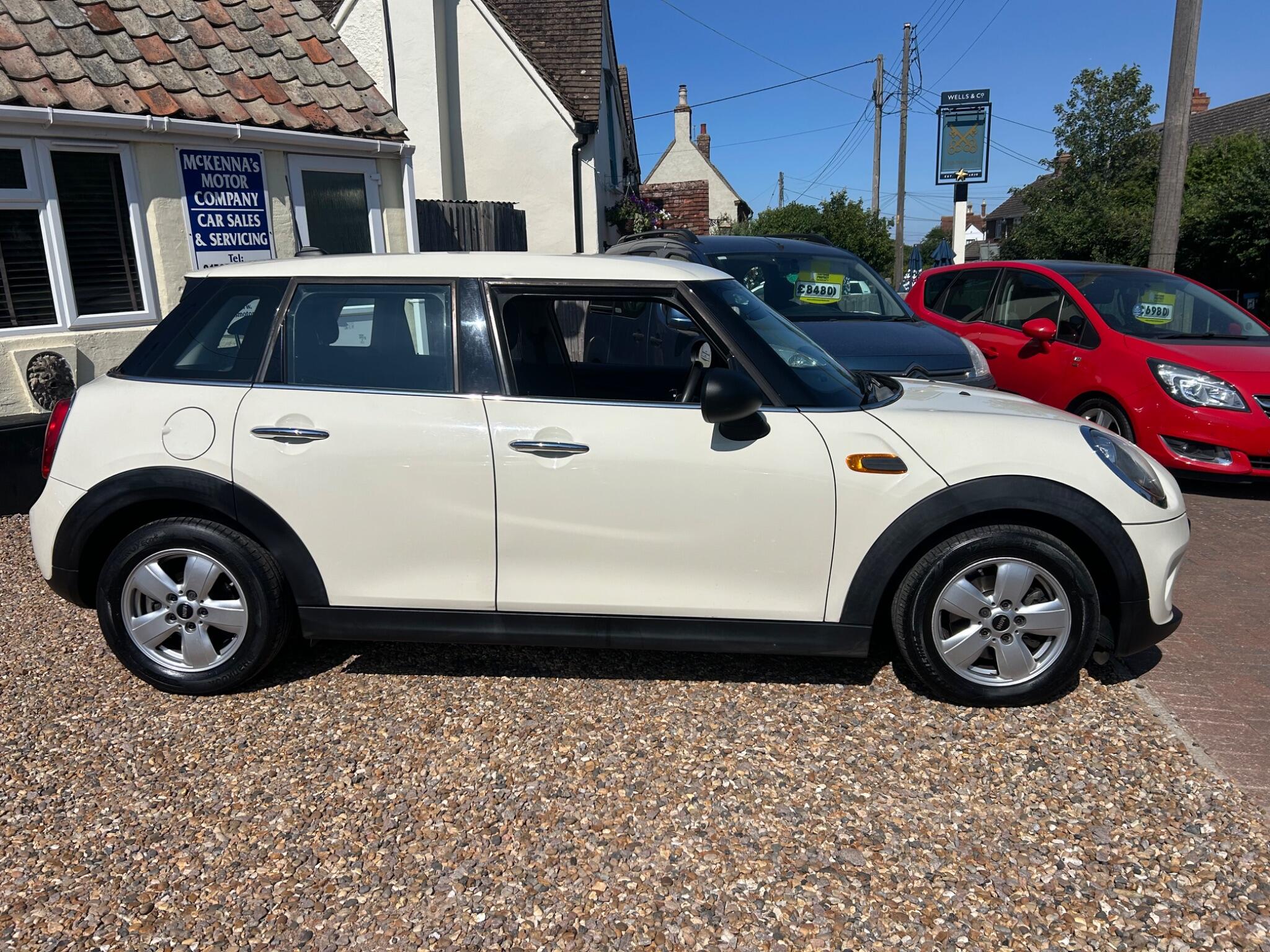 Mini Hatch