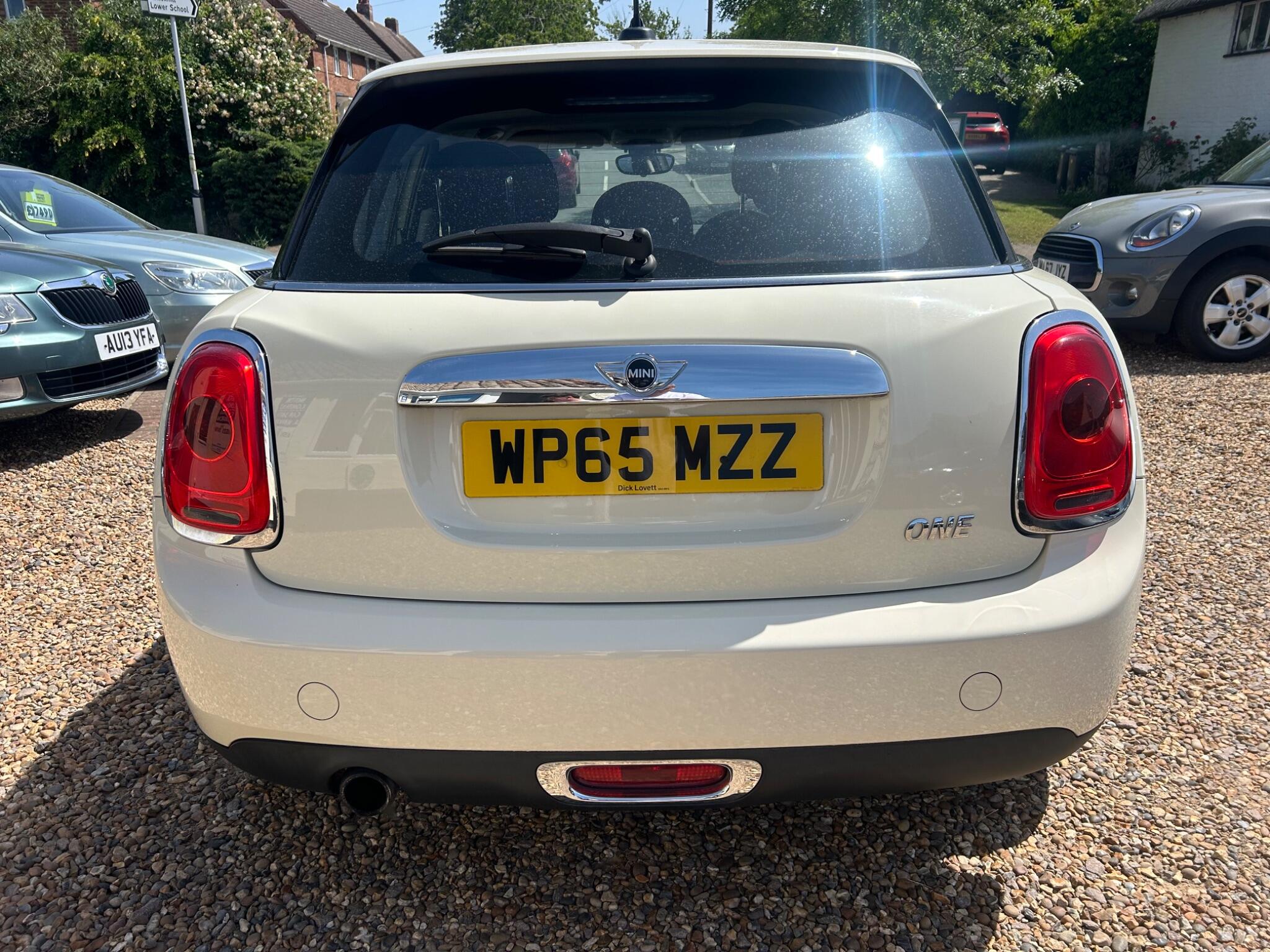 Mini Hatch