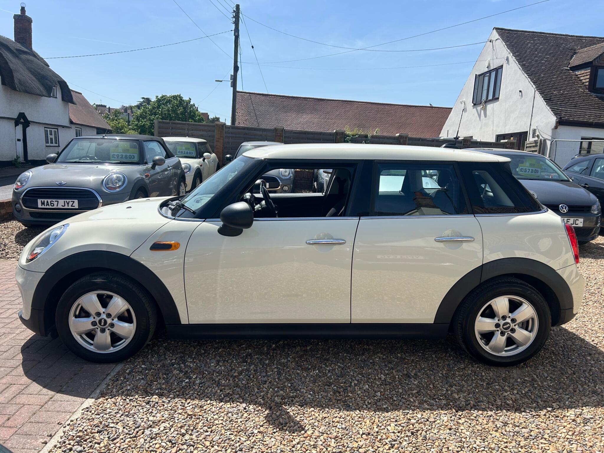 Mini Hatch