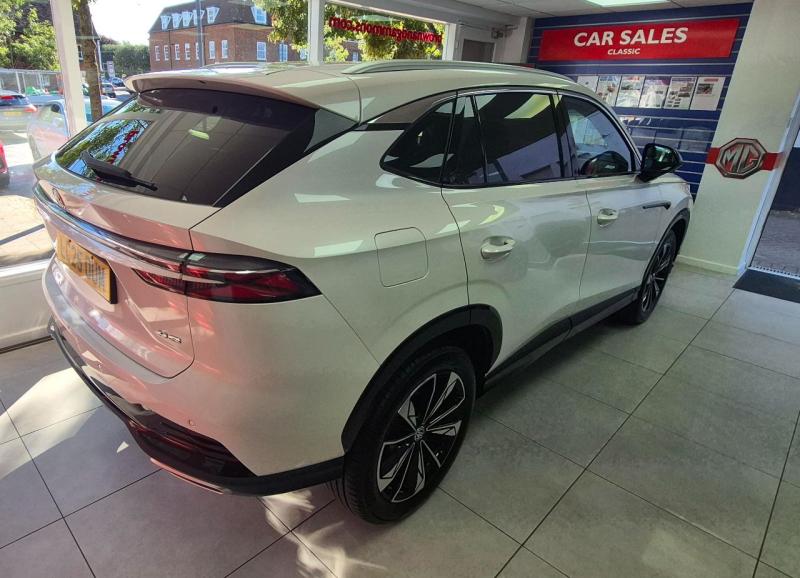 MG Motor UK HS