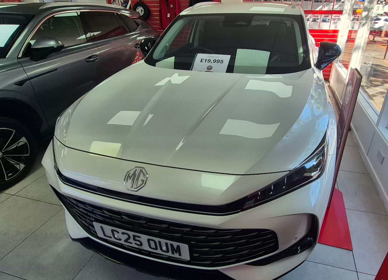 MG Motor UK HS