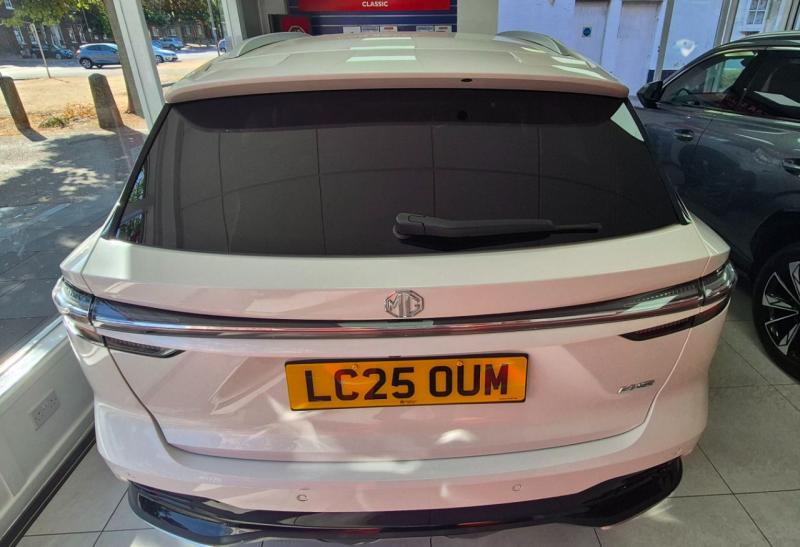 MG Motor UK HS