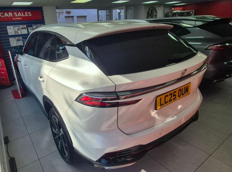 MG Motor UK HS