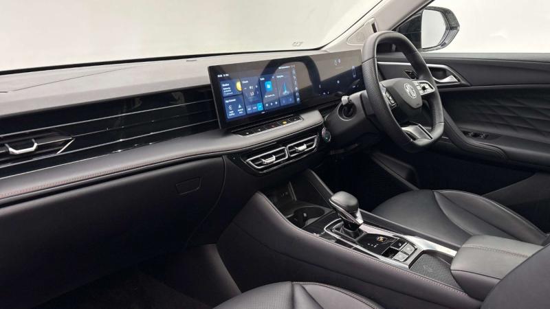 MG Motor UK HS