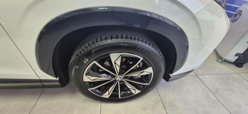 MG Motor UK HS