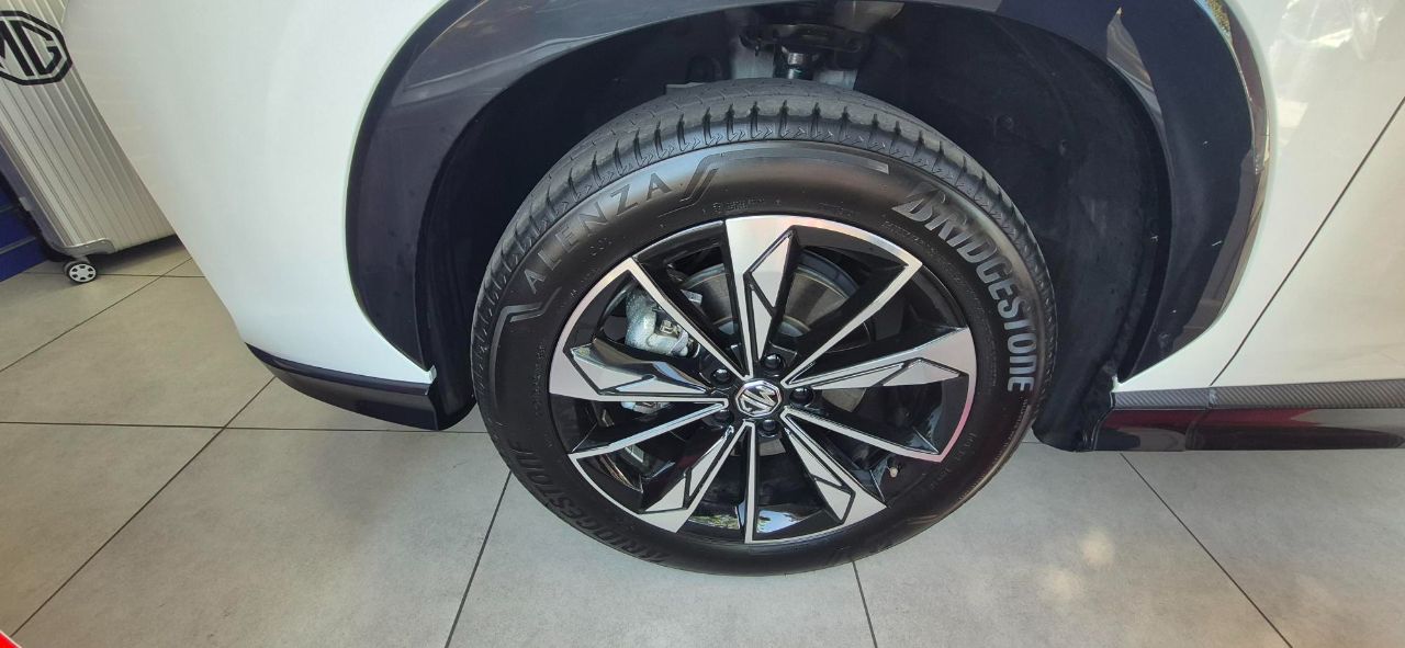 MG Motor UK HS
