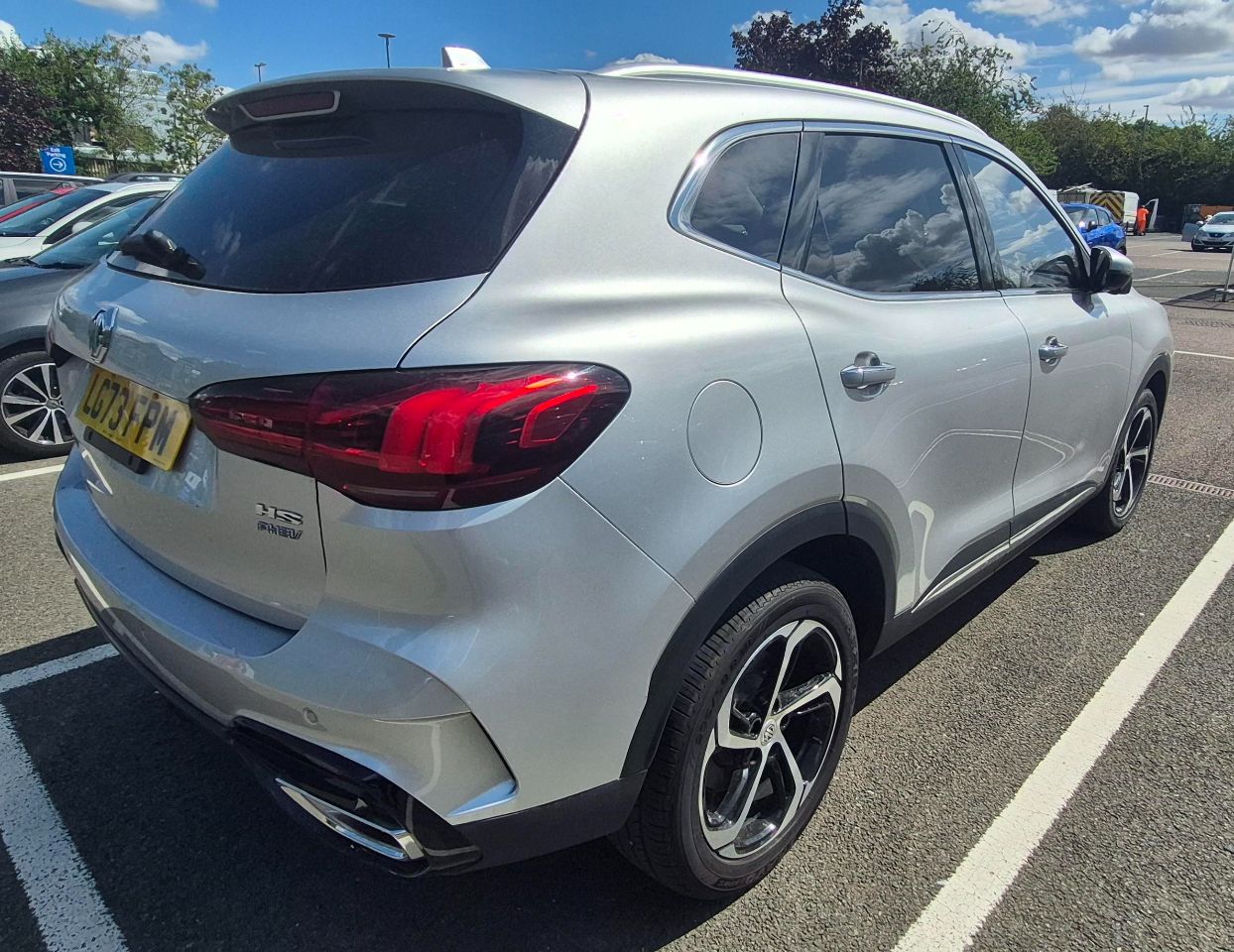 MG Motor UK HS