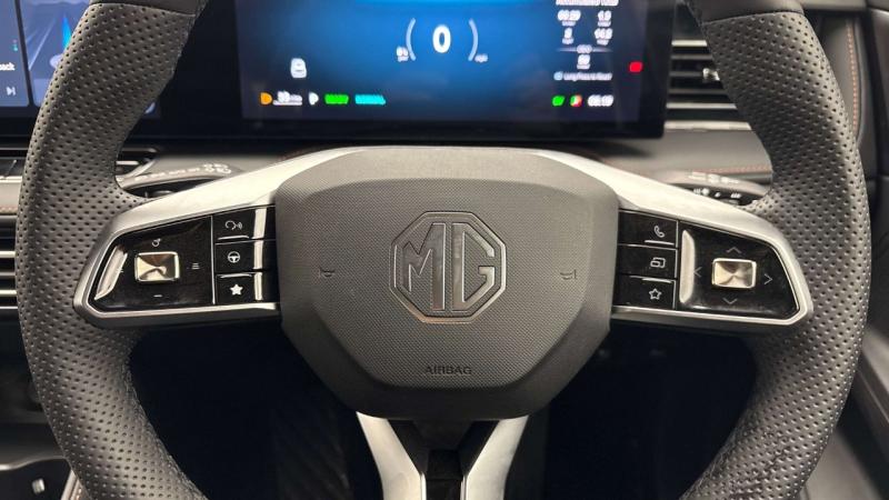 MG Motor UK HS