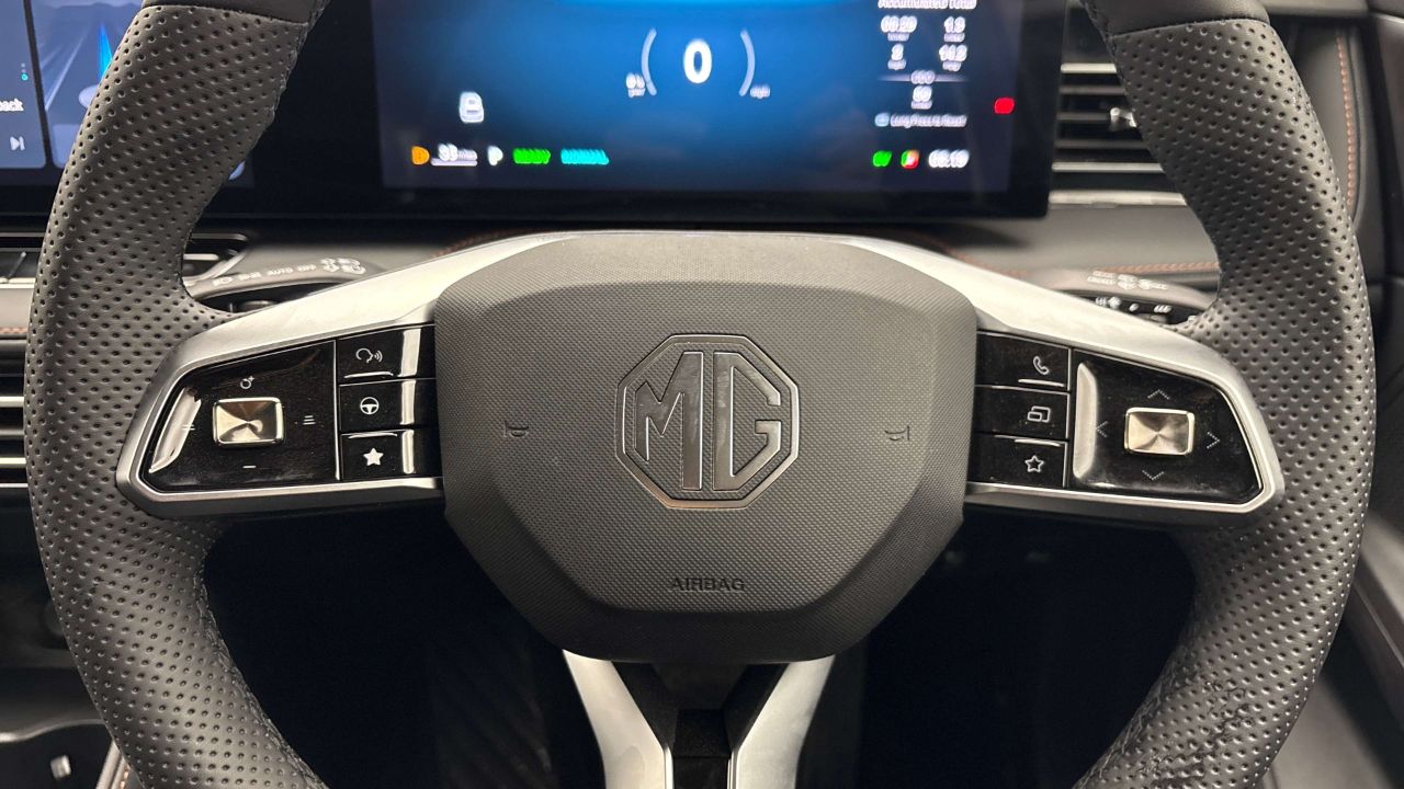 MG Motor UK HS