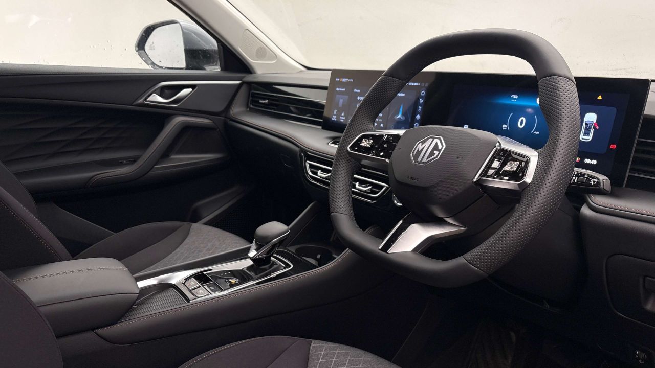 MG Motor UK HS