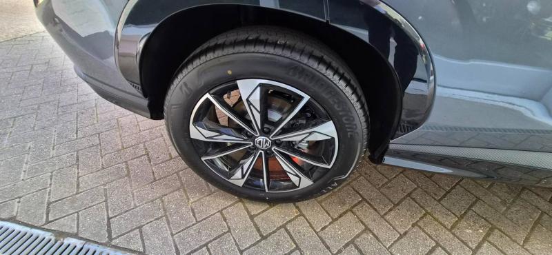 MG Motor UK HS
