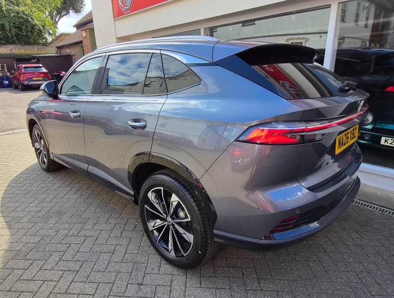 MG Motor UK HS
