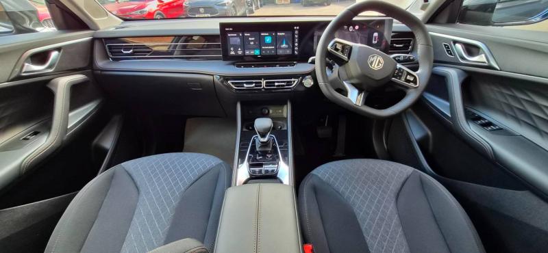 MG Motor UK HS