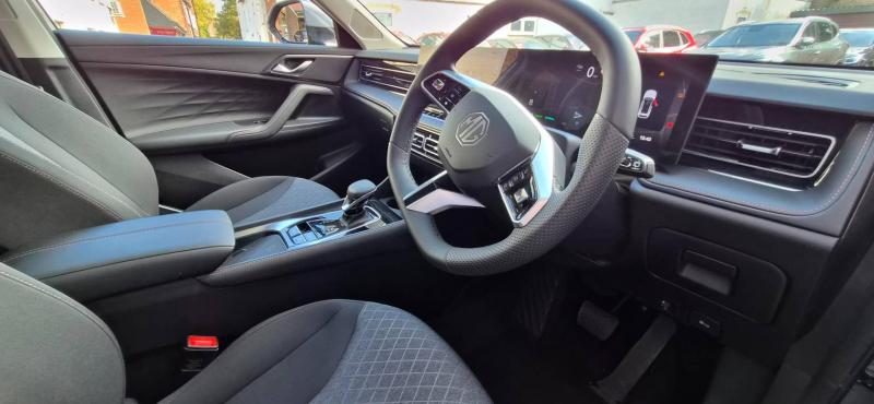 MG Motor UK HS