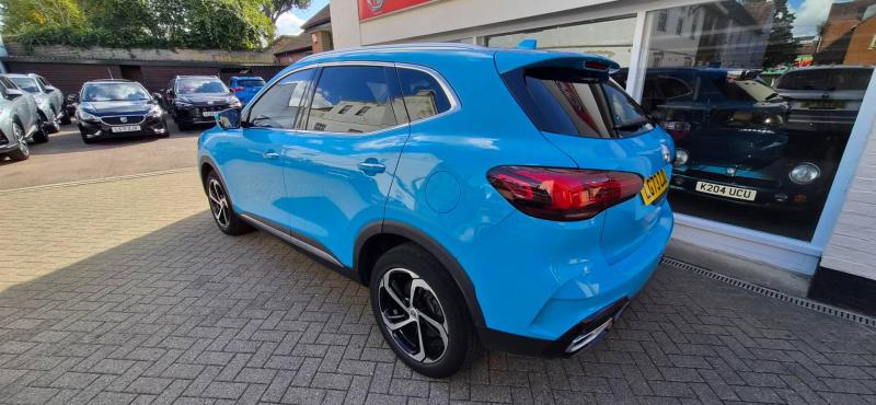 MG Motor UK HS
