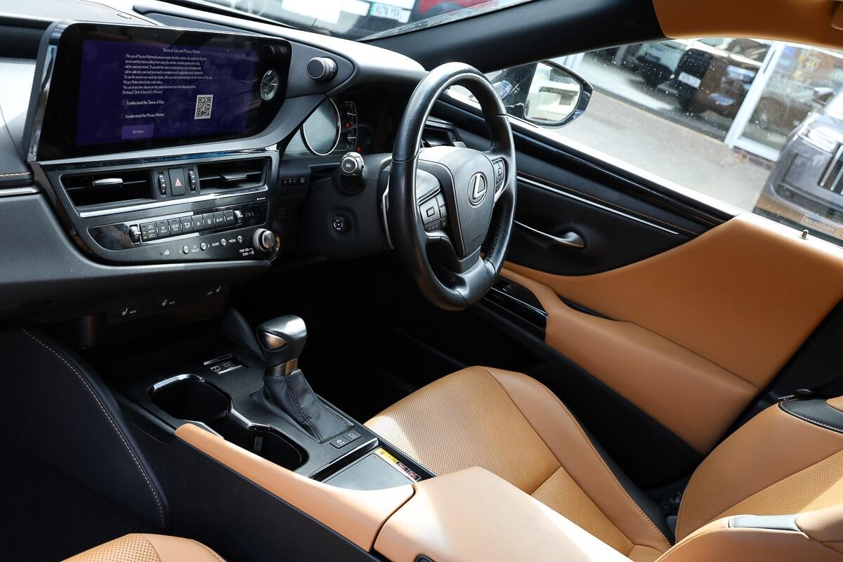 Lexus ES