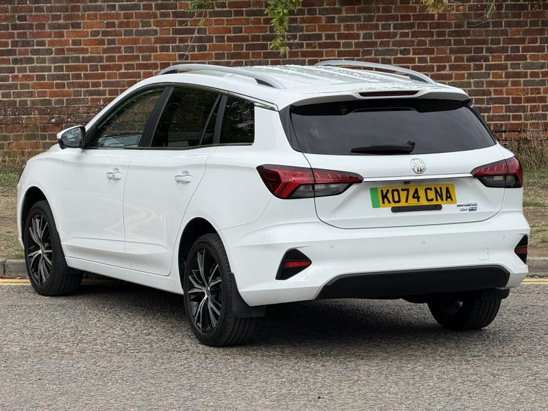 MG Motor UK MG5
