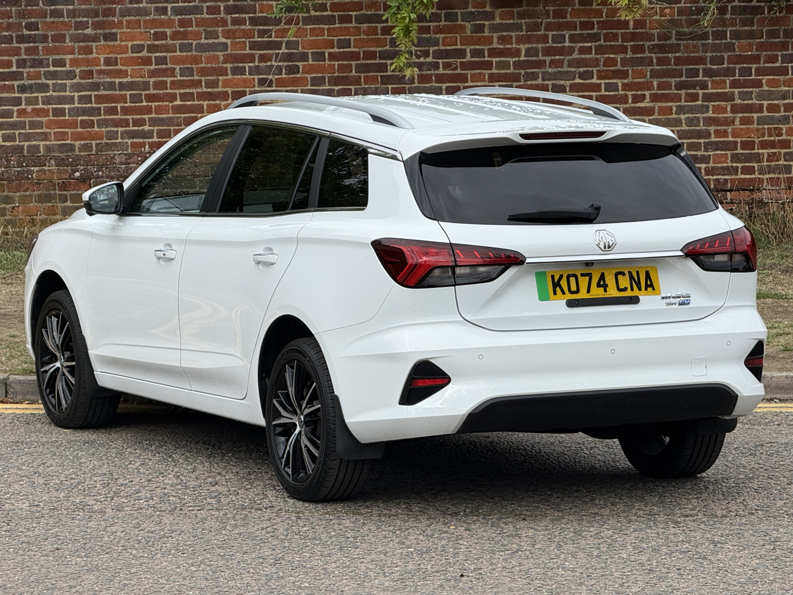 MG Motor UK MG5