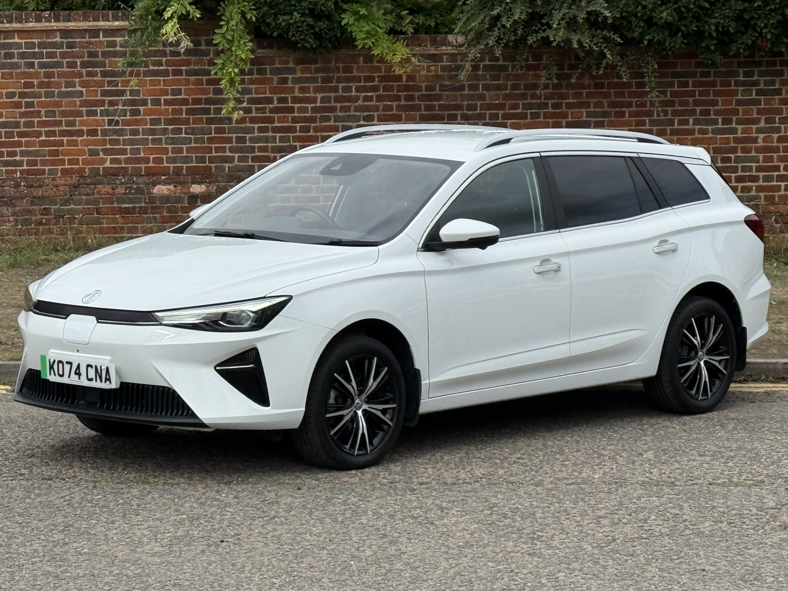 MG Motor UK MG5