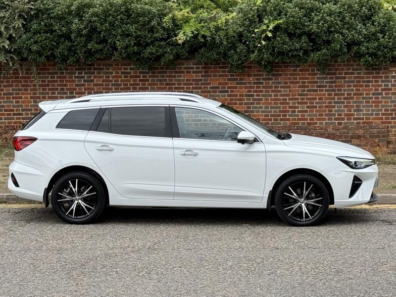 MG Motor UK MG5