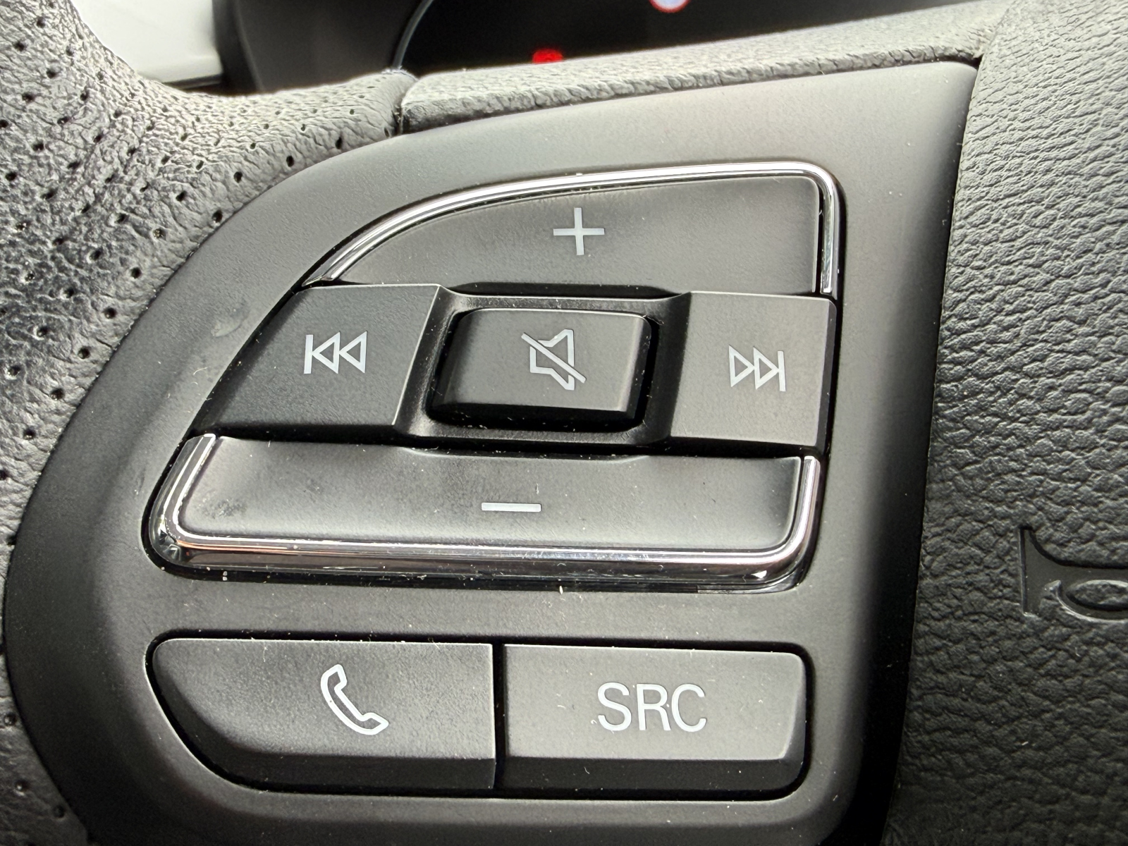 MG Motor UK MG5