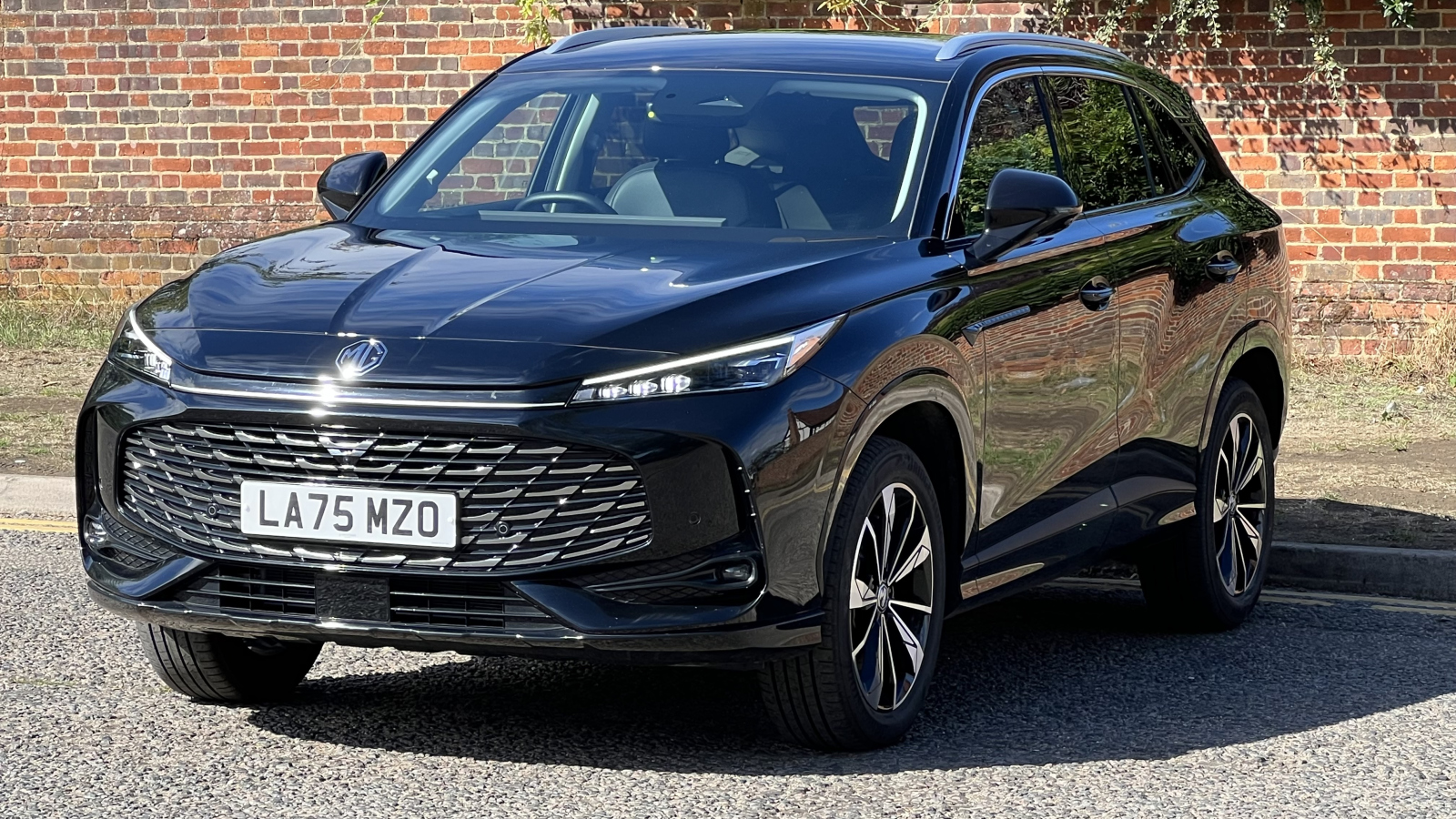MG Motor UK HS
