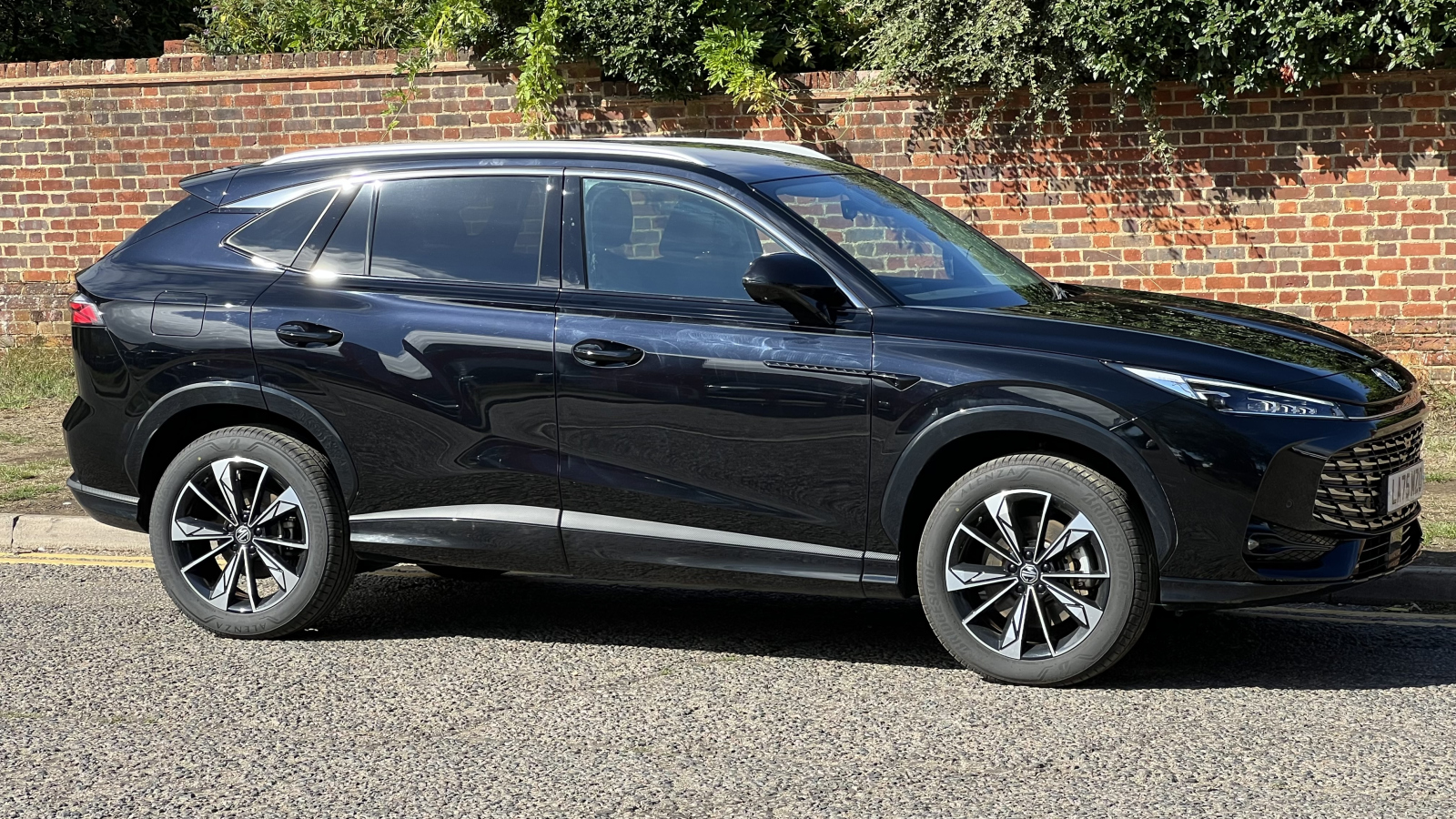 MG Motor UK HS