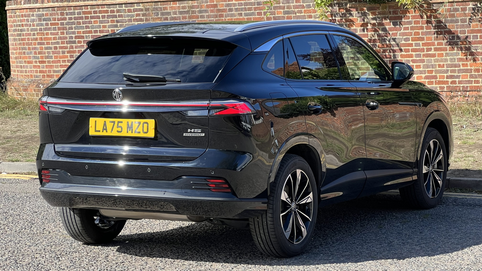 MG Motor UK HS
