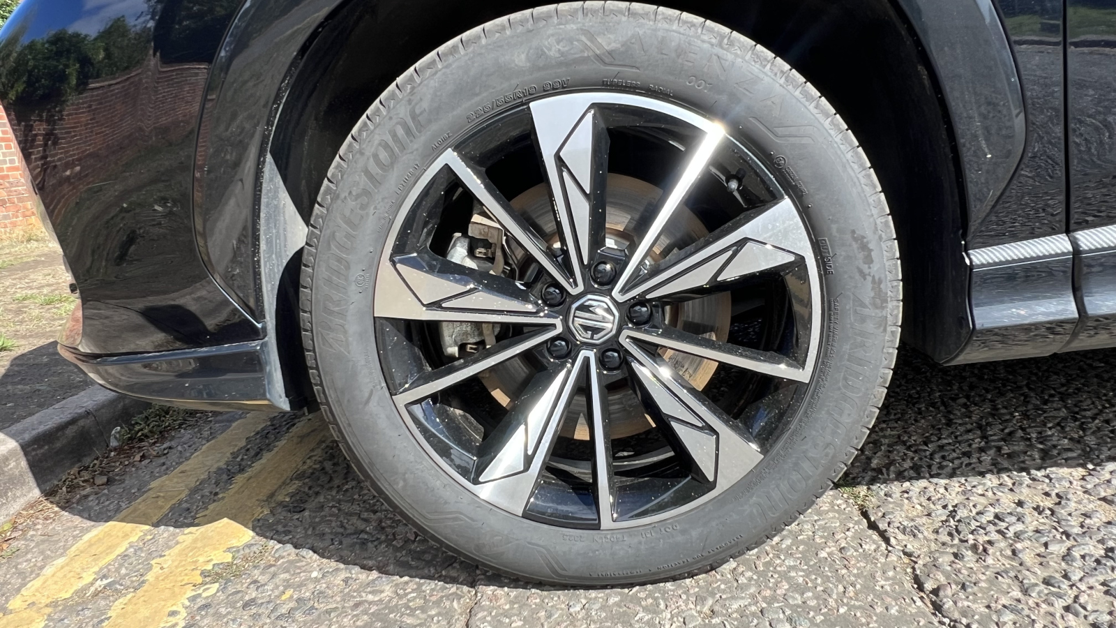MG Motor UK HS