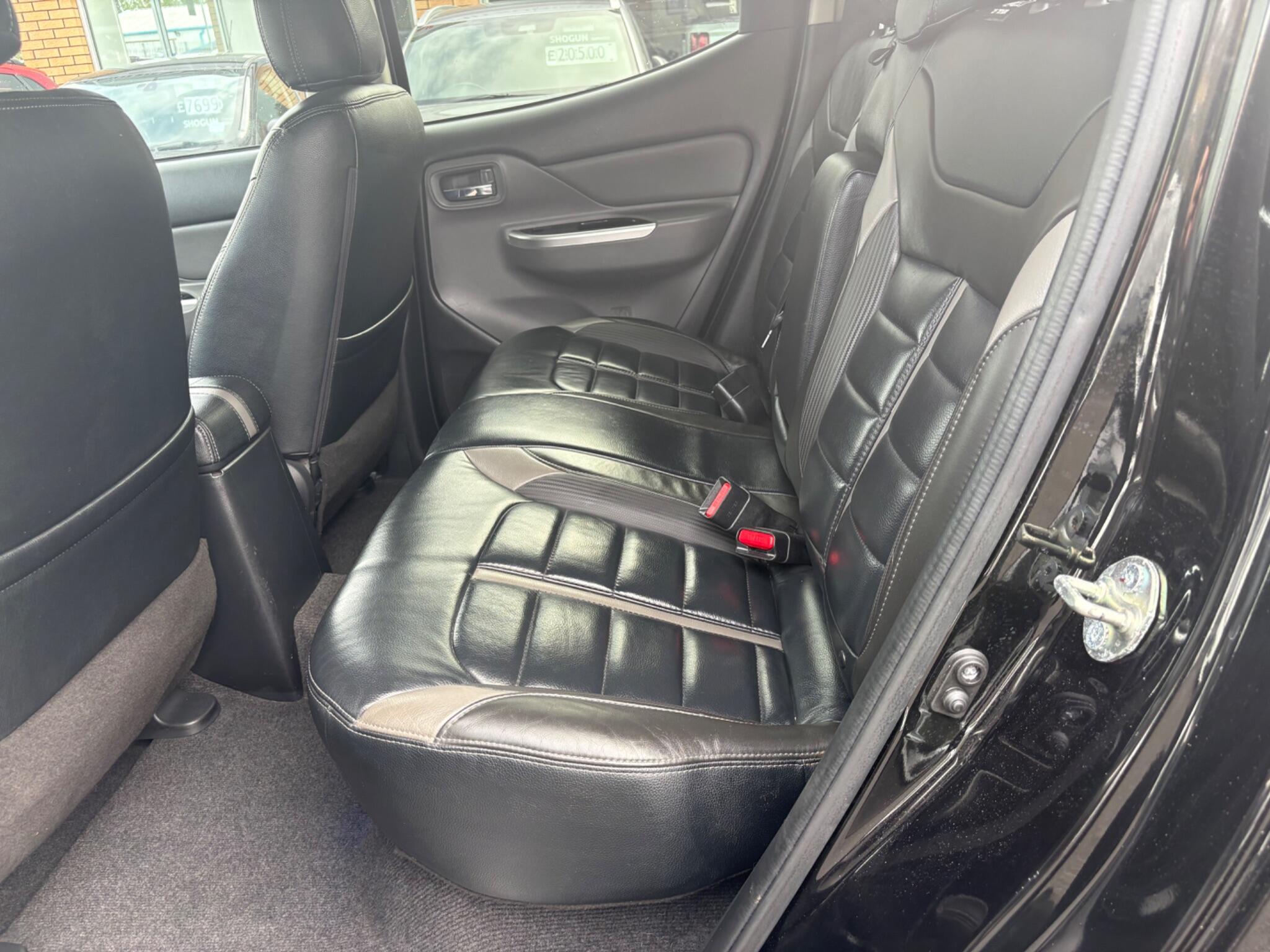 Mitsubishi L200