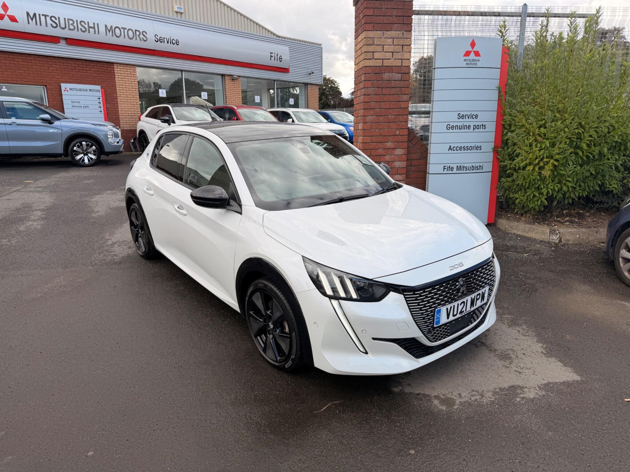 Peugeot e-208