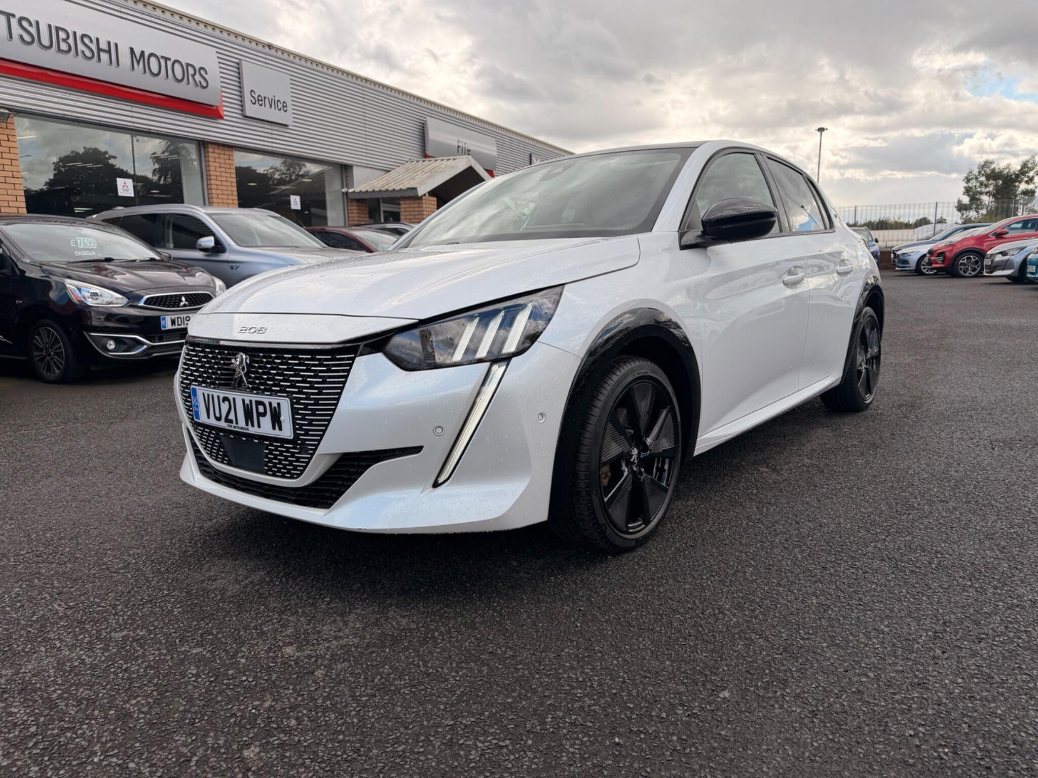 Peugeot e-208