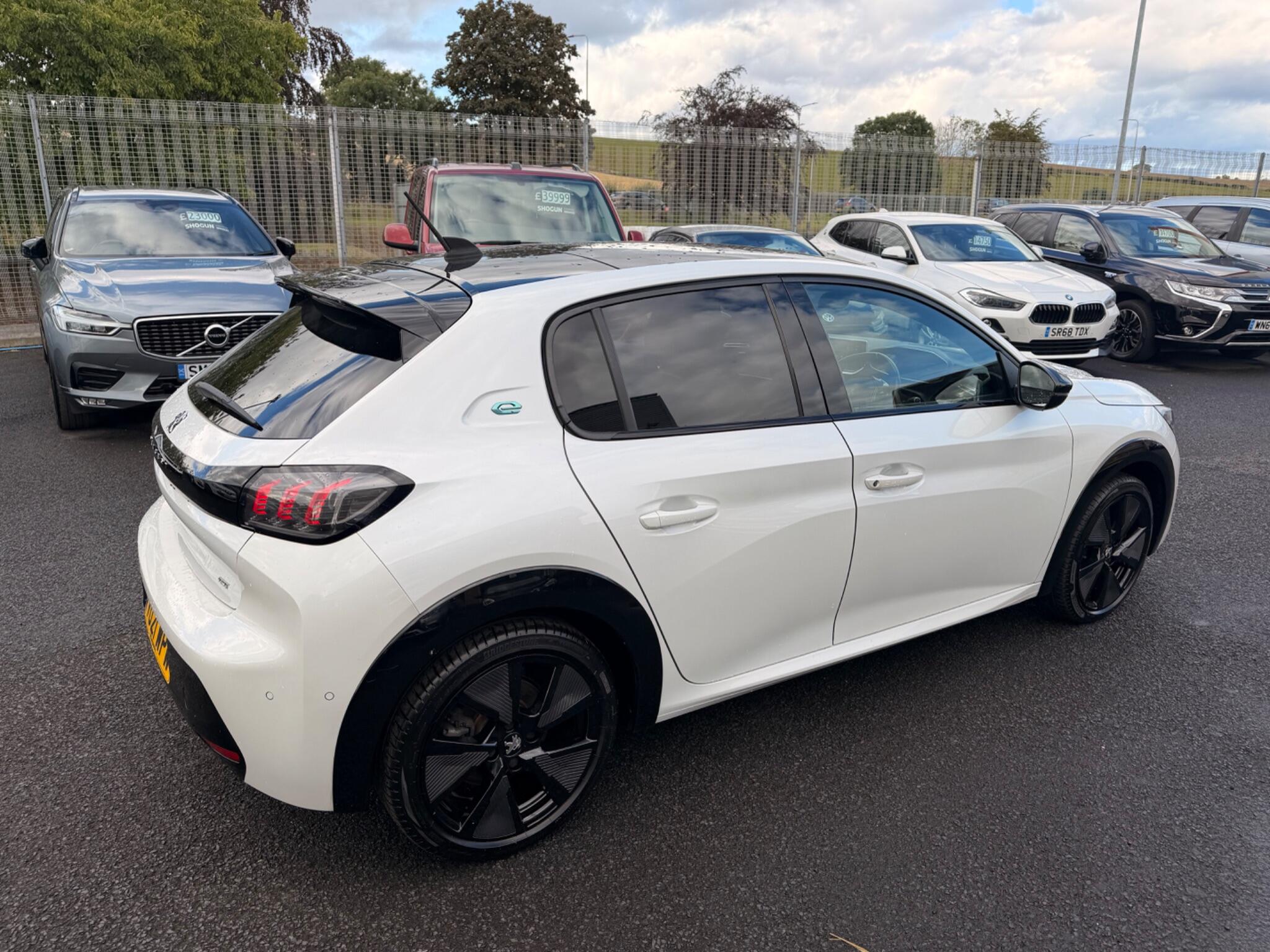 Peugeot e-208