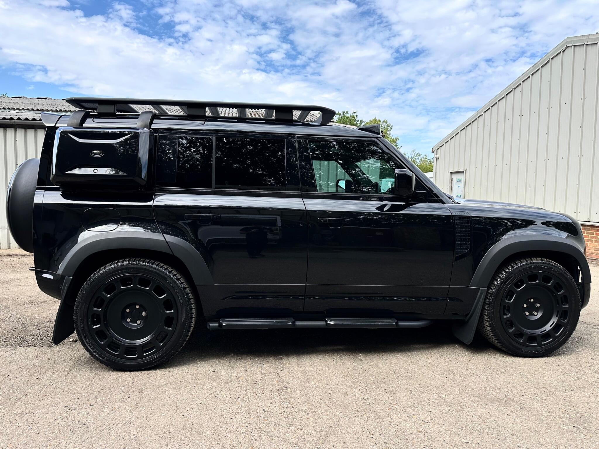 Land Rover Defender 110