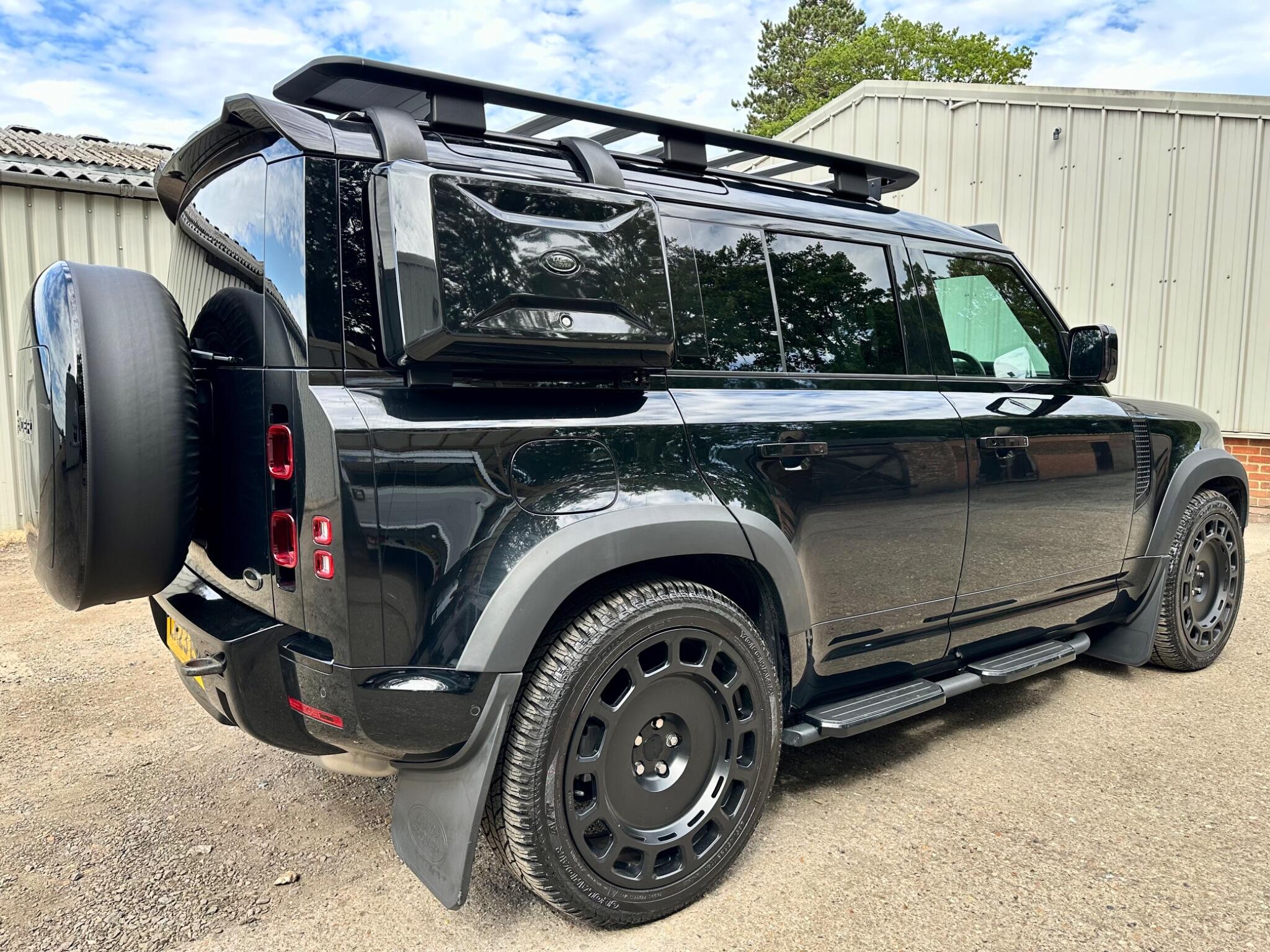 Land Rover Defender 110