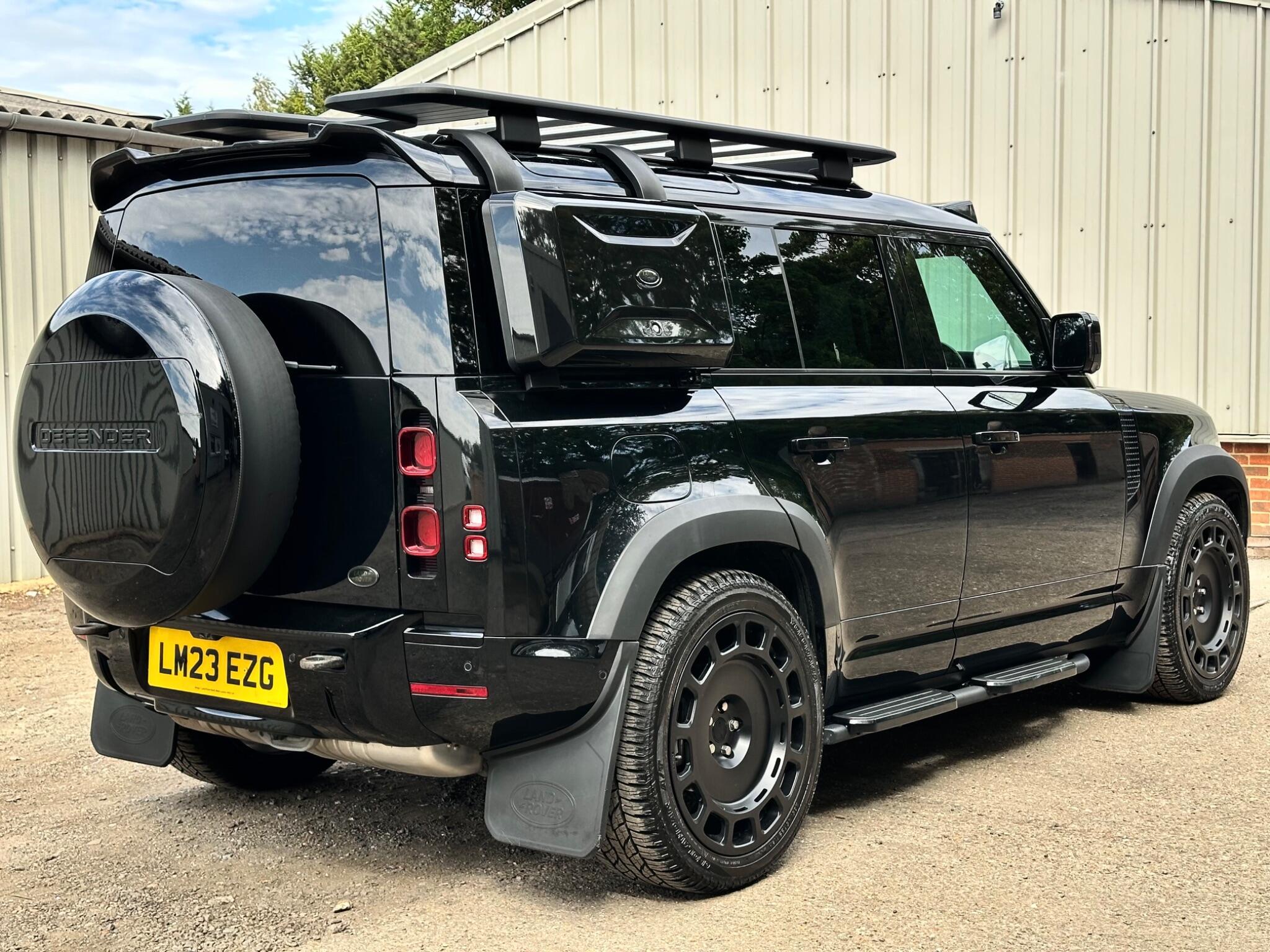 Land Rover Defender 110