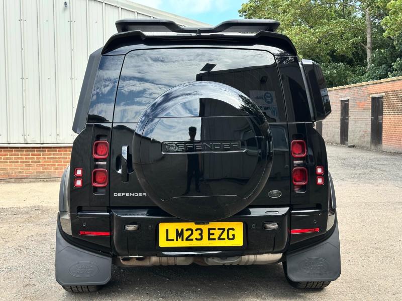 Land Rover Defender 110
