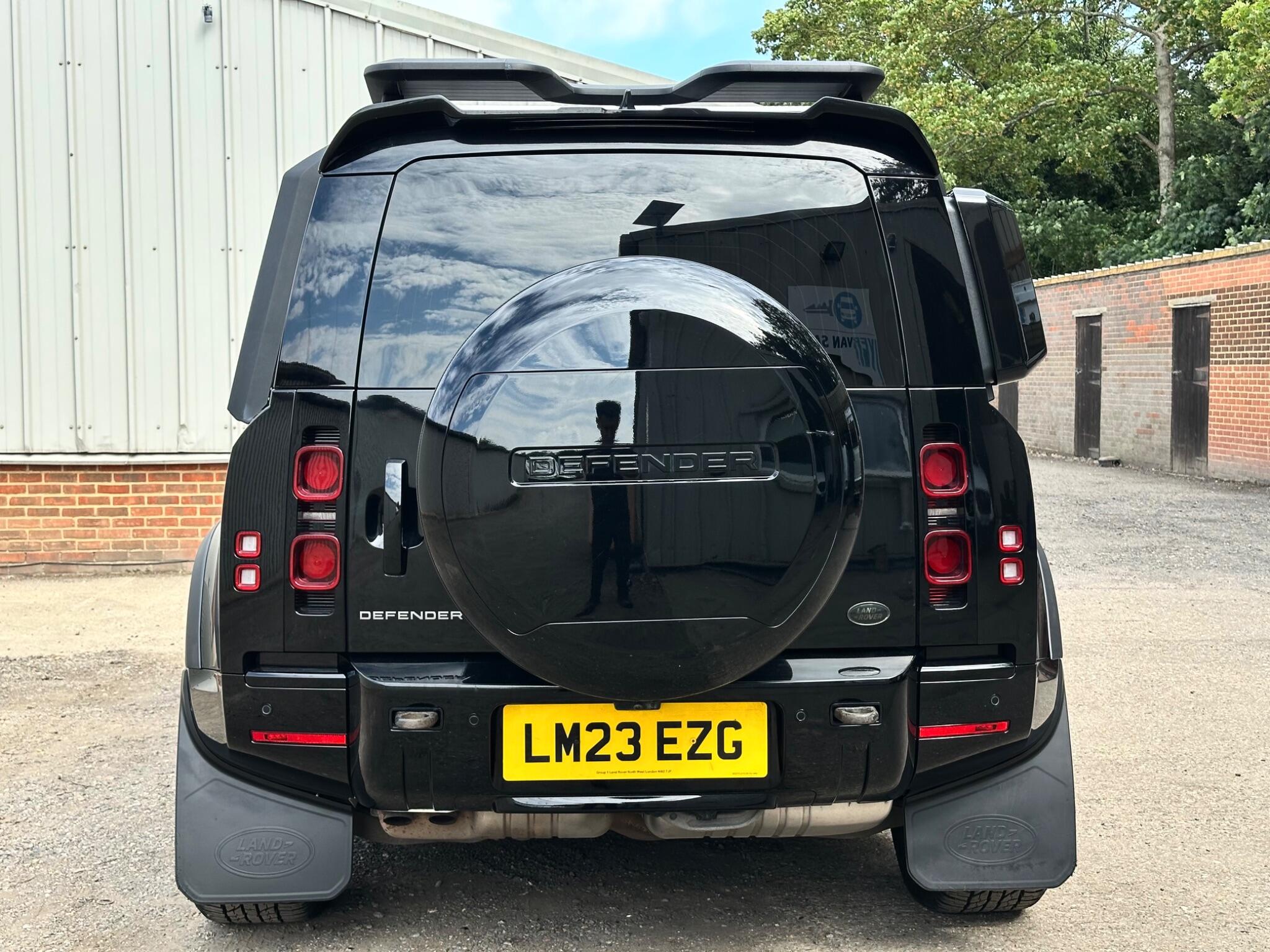 Land Rover Defender 110