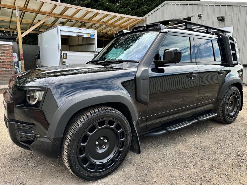 Land Rover Defender 110
