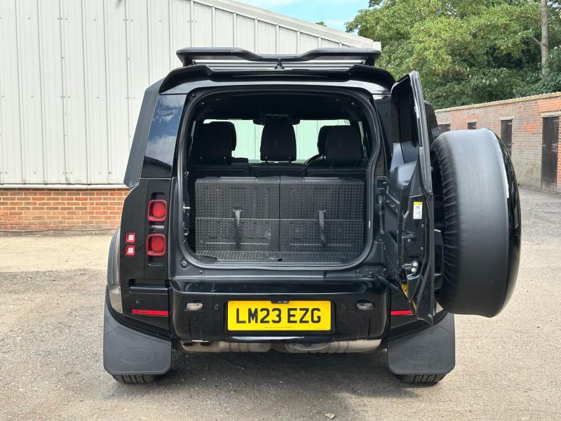 Land Rover Defender 110