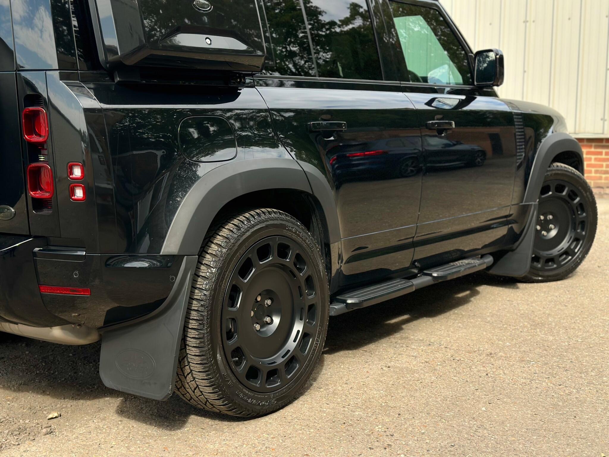 Land Rover Defender 110
