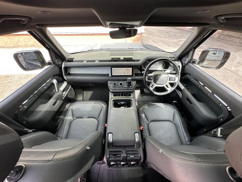 Land Rover Defender 110