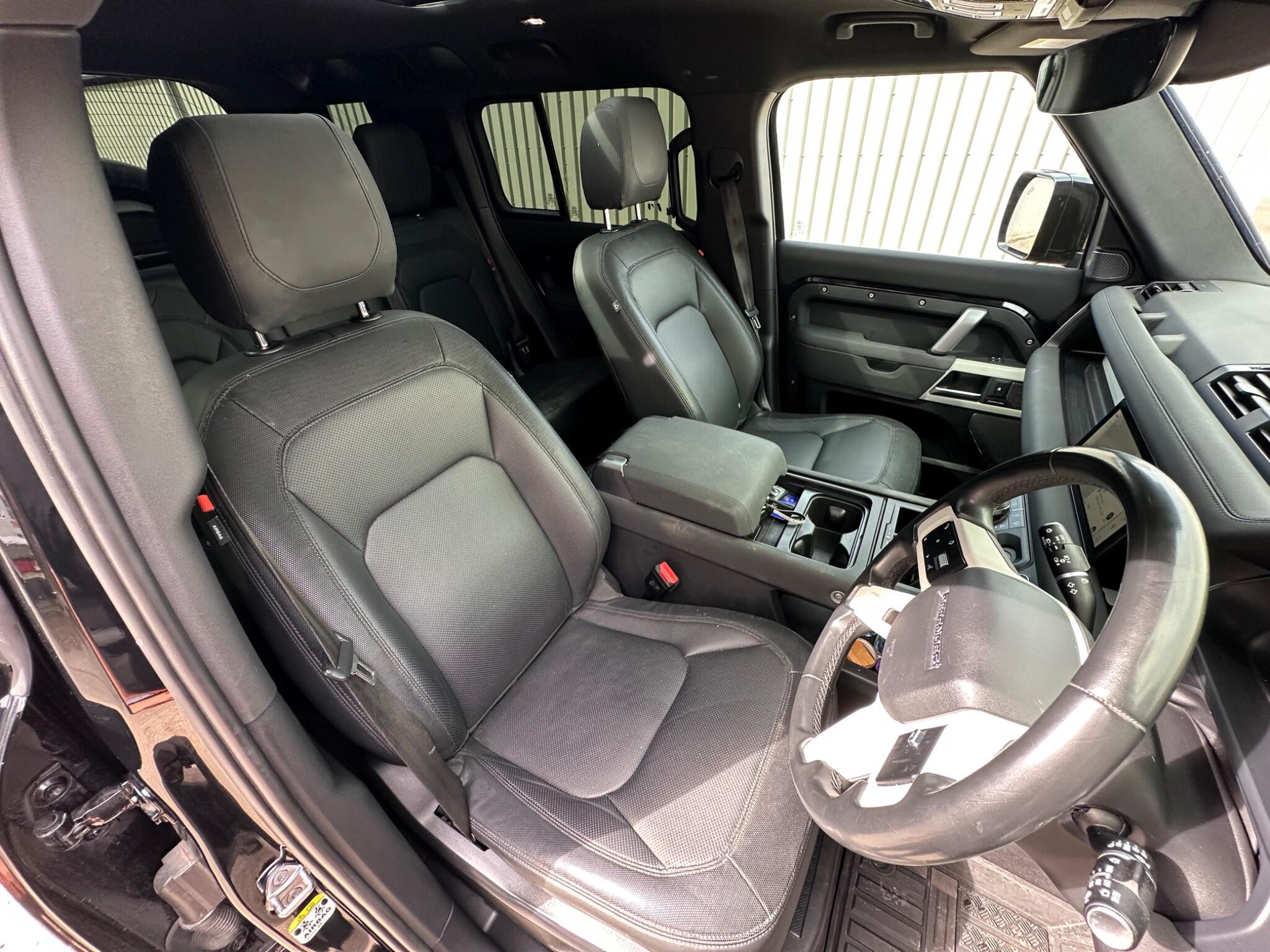 Land Rover Defender 110