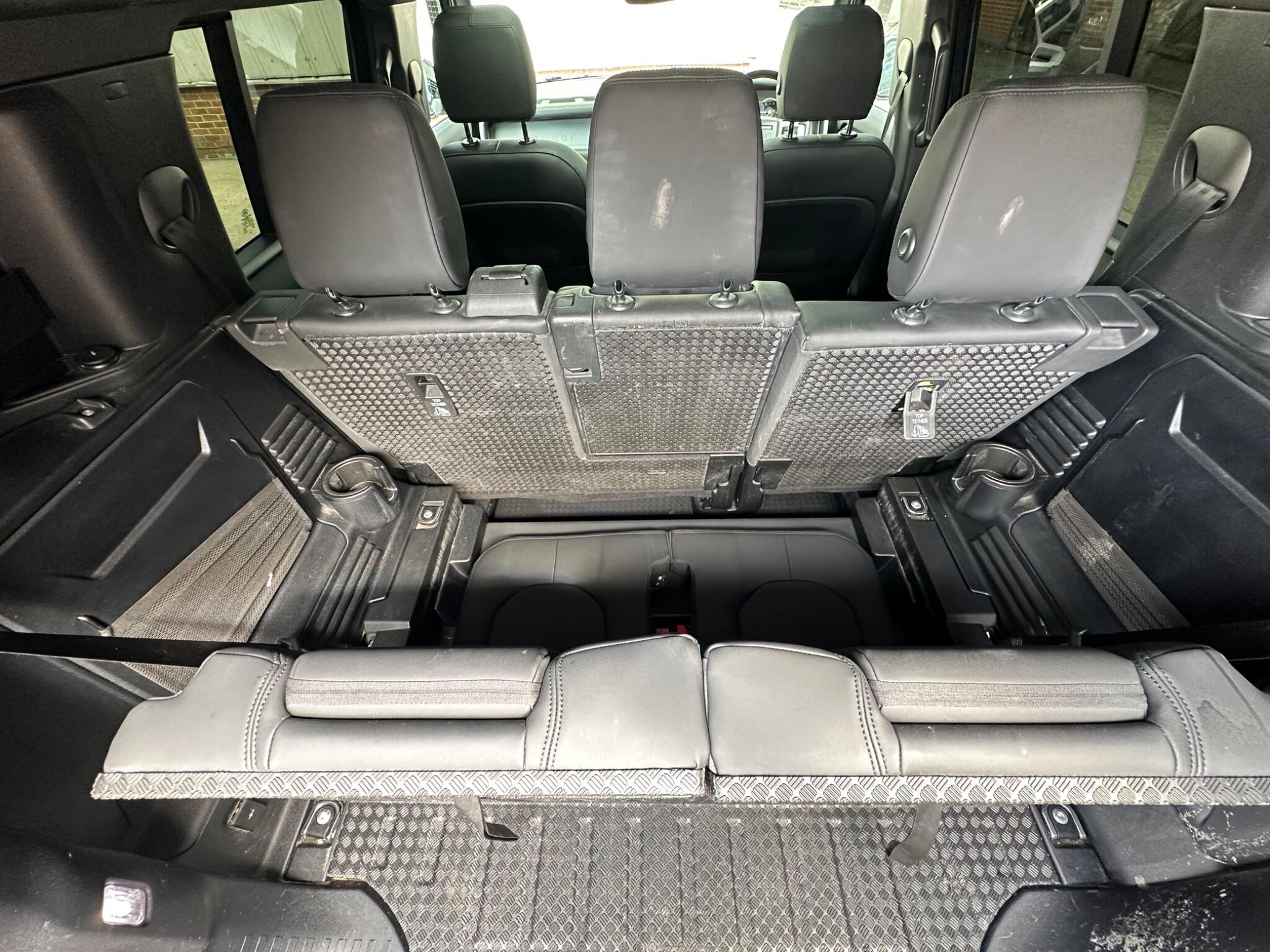 Land Rover Defender 110