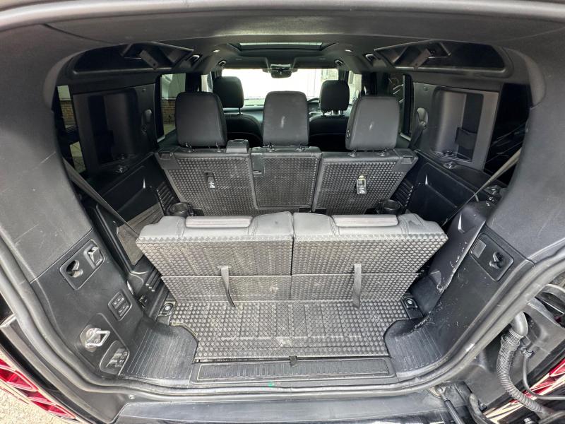Land Rover Defender 110