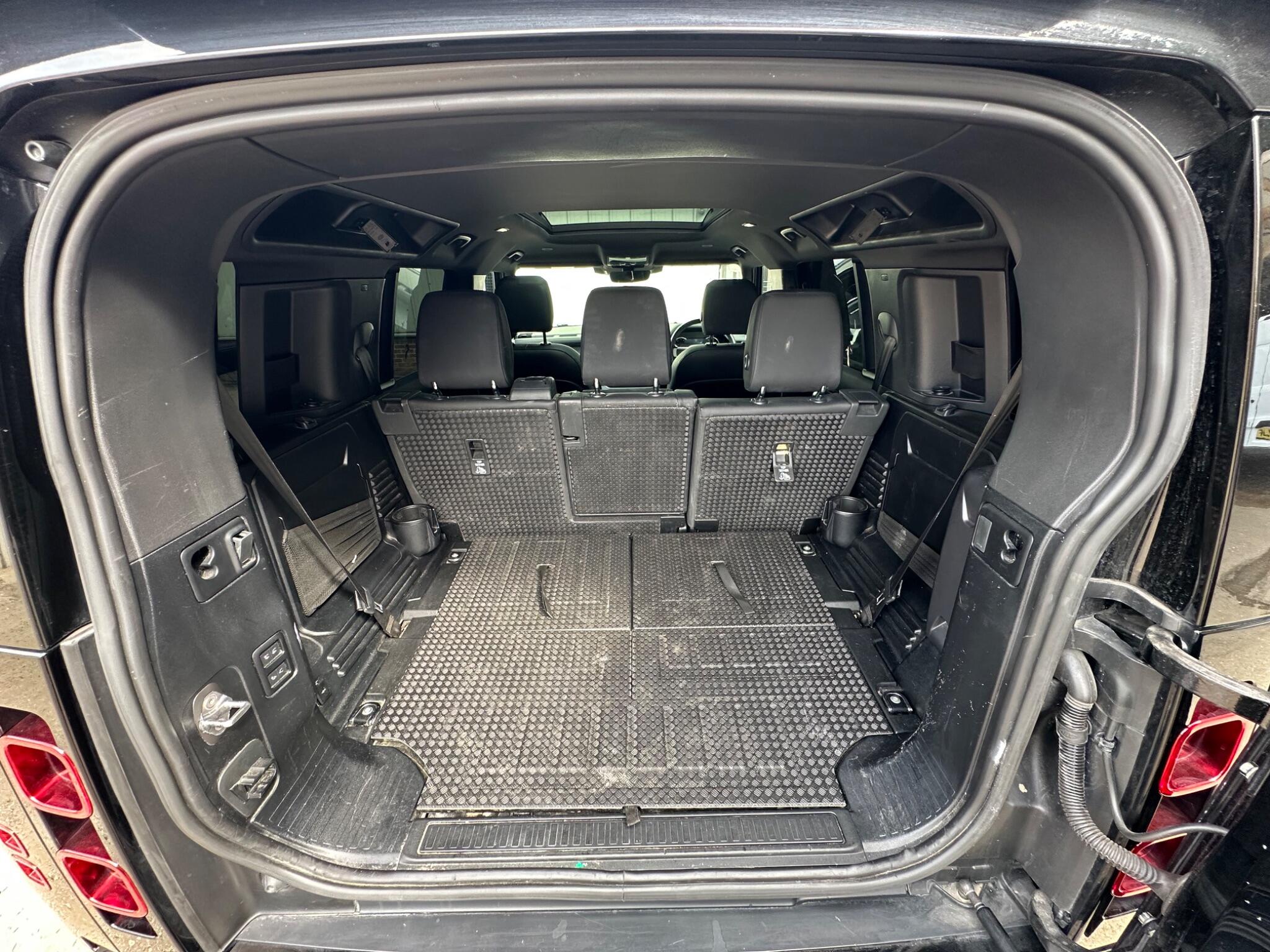 Land Rover Defender 110