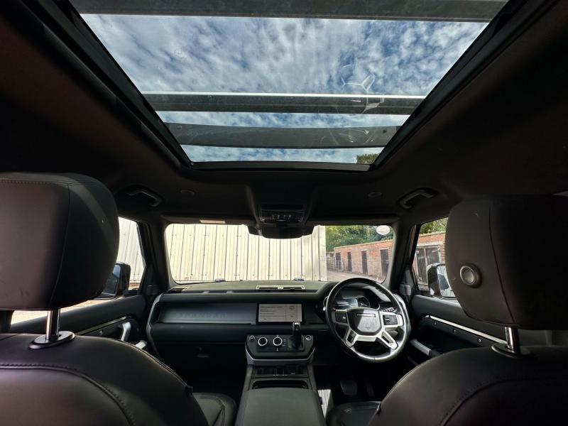 Land Rover Defender 110