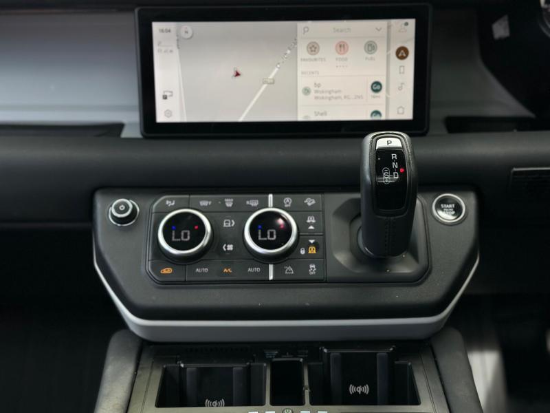 Land Rover Defender 110